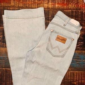 Wrangler Light Wash Exaggerated Boot Cut jeans